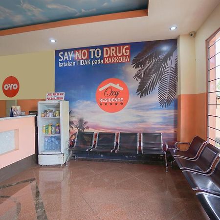 Super Oyo 2639 Oxy Townhouse Hotel Manado Ngoại thất bức ảnh