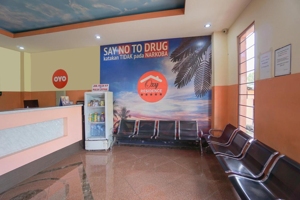 Super Oyo 2639 Oxy Townhouse Hotel Manado Ngoại thất bức ảnh