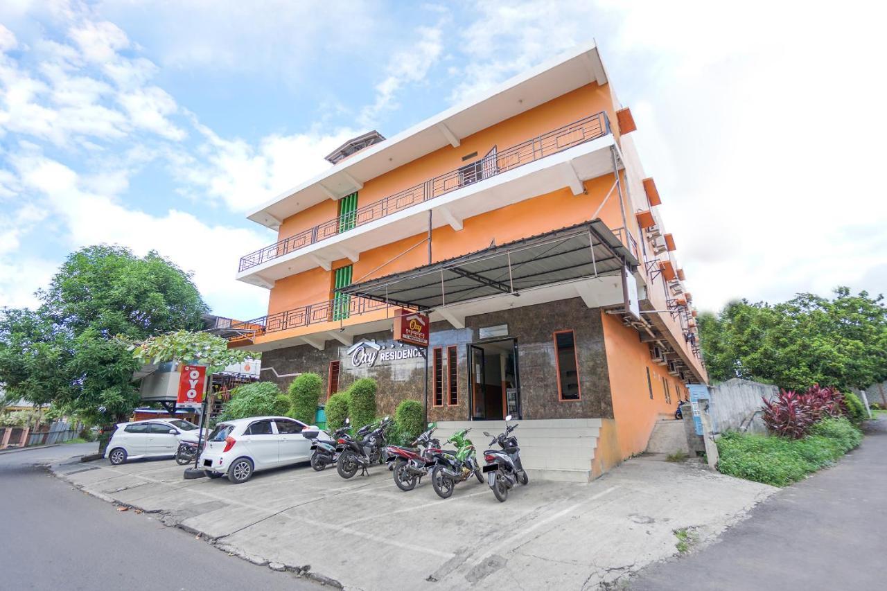 Super Oyo 2639 Oxy Townhouse Hotel Manado Ngoại thất bức ảnh
