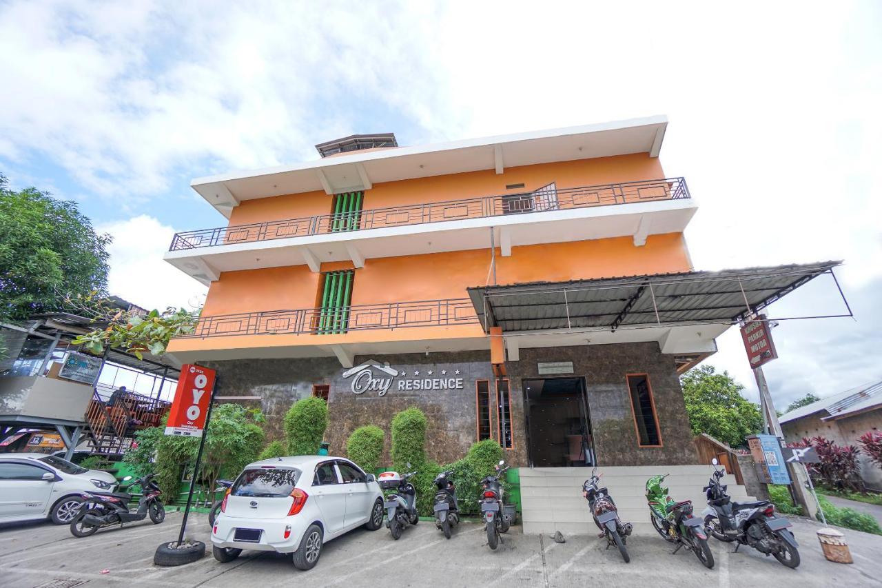 Super Oyo 2639 Oxy Townhouse Hotel Manado Ngoại thất bức ảnh