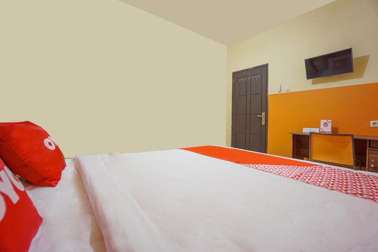 Super Oyo 2639 Oxy Townhouse Hotel Manado Ngoại thất bức ảnh