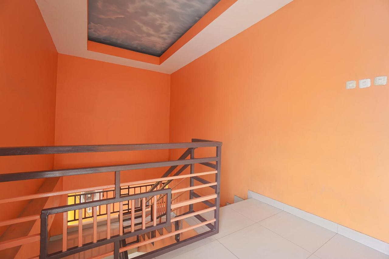 Super Oyo 2639 Oxy Townhouse Hotel Manado Ngoại thất bức ảnh