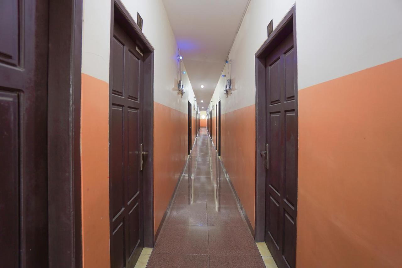 Super Oyo 2639 Oxy Townhouse Hotel Manado Ngoại thất bức ảnh
